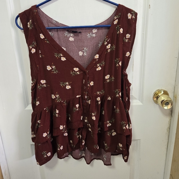 American Eagle red / burgundy floral sleeveless top size large - Picture 1 of 5